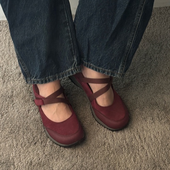 Dansko Primrose Flat (Burgundy / Wine Mary Jane’s) - Picture 9 of 15